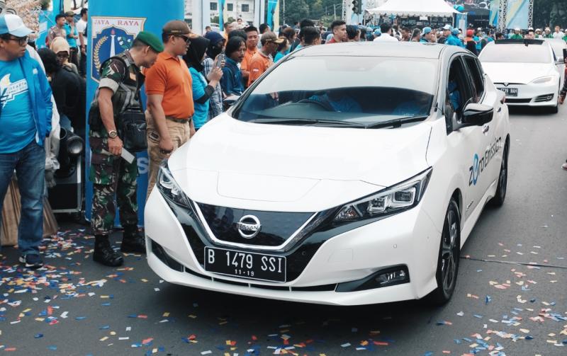 Mendemonstrasikan Nissan LEAF dan teknologi e-POWER yang unik membantu menciptakan kesadaran dan minat terhadap manfaat-manfaat dari mobilitas terelektrifikasi di Indonesia. (dok. NMI) 