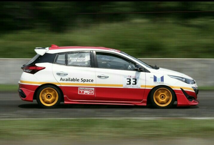 Toyota Yaris hadiah ulang tahun dari Rio Bramantio kepada Rian Risky agar bisa juara balap mobil ISSOM. (foto : bayu perfourm) 