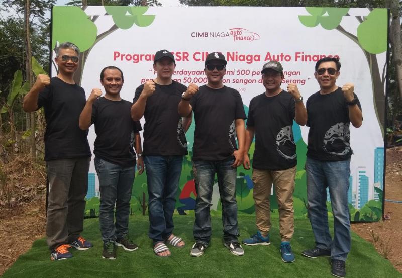 Board of Directors CIMB Niaga Auto Finance pada acara CSR di Anyer, Banten (20/10/2019), tengah menyiapkan peluncuran transaksi pembiayaan berbasis digital platform. (anto)   