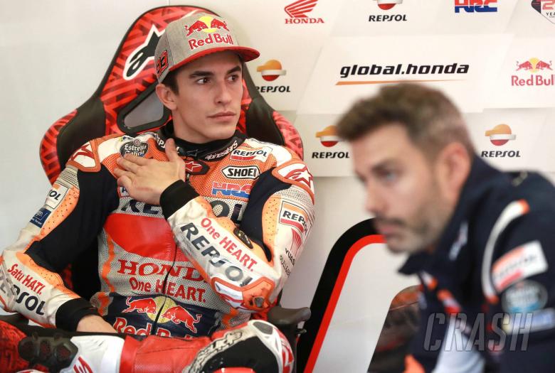 Tahun lalu kena di bahu kiri, kini bahu kanan Marc Marquez yang harus masuk kamar operasi. (Foto: crash)