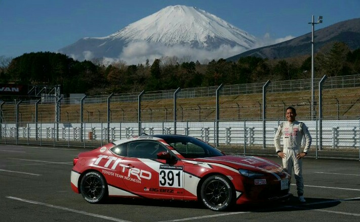 Demas Agil dan Toyota 86 yang menjadi andalan di Toyota Gazoo Racing Festival 86/BRZ Race, Fuji Speedway hari ini