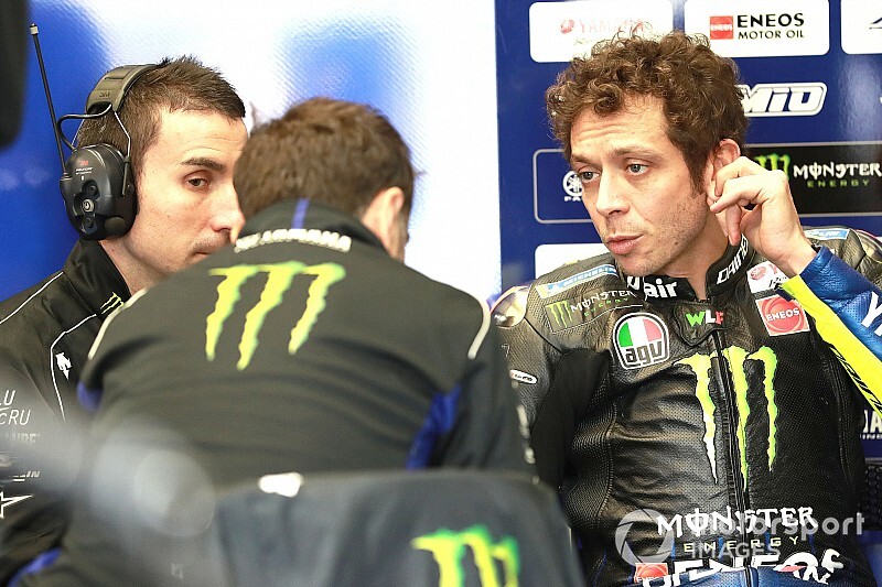 Valentino Rossi, masih tanda tanya perpanjuangan kontrak di Yamaha. (Foto: motorsport)