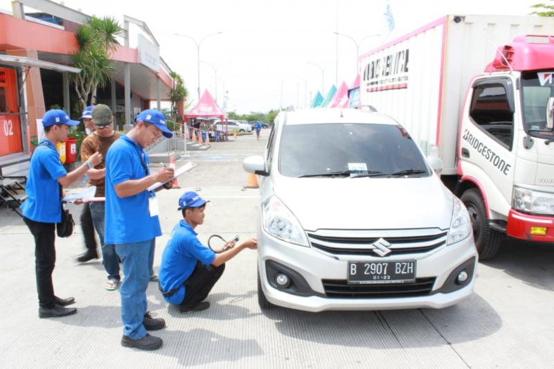 Ini merupakan pertama kalinya UBB menyelenggarakan kampanye keselamatan ban, yang berlangsung dari 26 - 27 Desember di Rest Area Km 519A, Jalan Tol Sragen. (ist)  