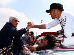 Bernie Ecclestone: Pindah ke Ferrari, Hamilton Bakal Terkubur Disana!