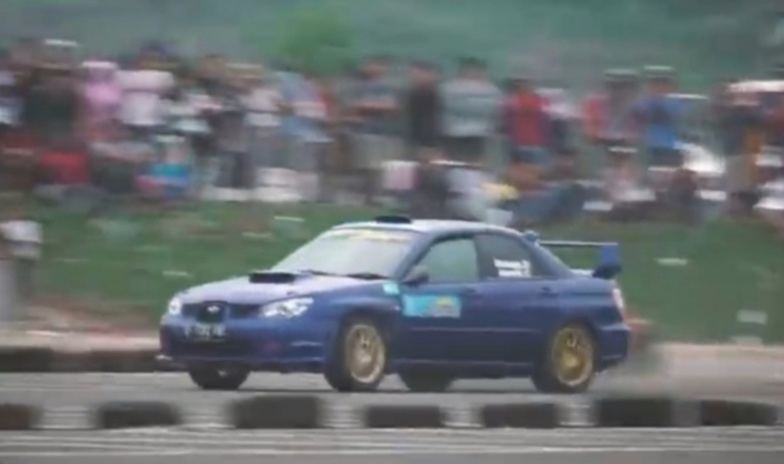 Pertama pakai Subaru WRX, Bintang Barlean langsung naik podium juara di sprint rally Meikarta. (foto : ist)