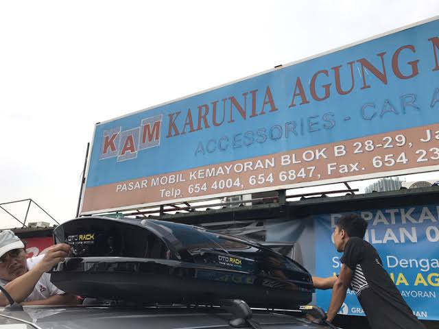Karunia Agung Motor di Pasar Mobil Kemayoran, salah satu toko aksesoris mobil yang terdampak covid-19