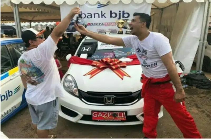 Umar Basalamah (kanan) dan Ferry Yanto Hongkiriwang promotor JSTC