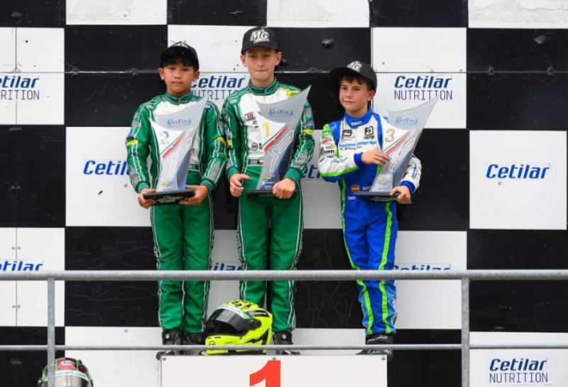 Oliveri Rito Sini (kiri), di podium juara 2 Italian ACI Karting Championship 2024, Minggu (23/6/2024)