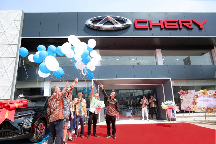 Semarak peresmian diler baru Chery Indonesia di Cirebon