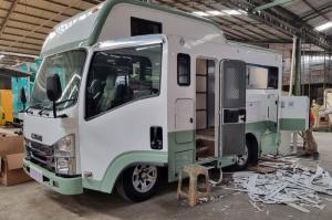 Tren Wisata Dengan Mobil Campervan Semarakkan Pasar Microbus