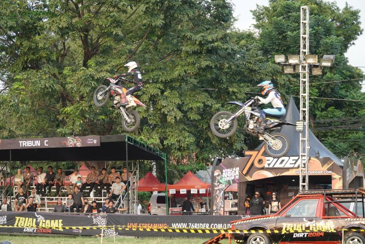 Panasnya persaingan para crosser di ajang Trial Game Dirt 2024 Semarang 
