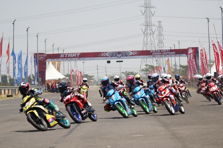 Panasnya ajang balapan Honda Dream Cup (HDC) 