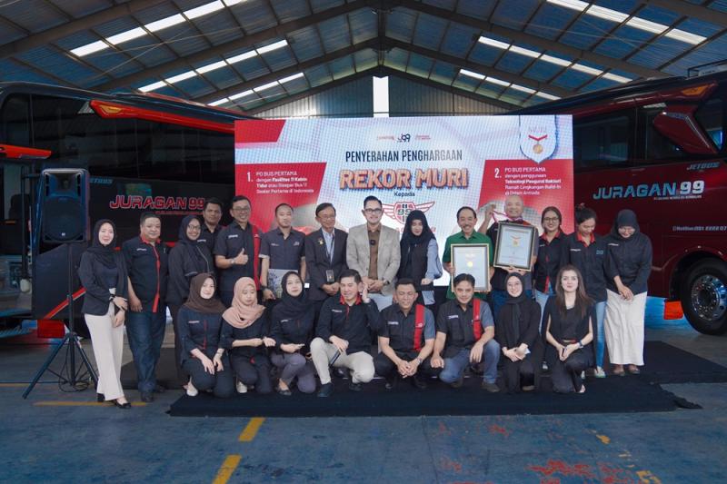 PO Bus Juragan 99 Trans Raih Dua Rekor MURI Lewat Sleeper Bus dan Toilet yang Bisa Digunakan untuk BAB Di Dalam Bus