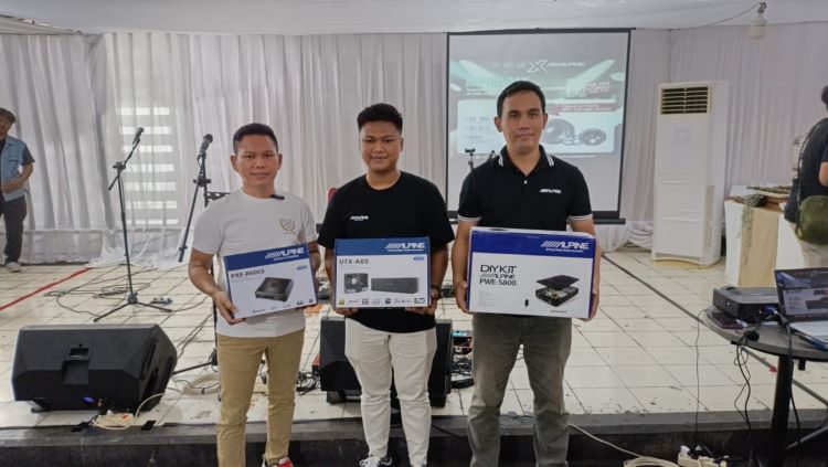 Para Car Audio Enthusiast mendapatkan hadiah dan promo menarik dalam perayaan kiprah 24 tahun CAS Audio beberapa waktu lalu