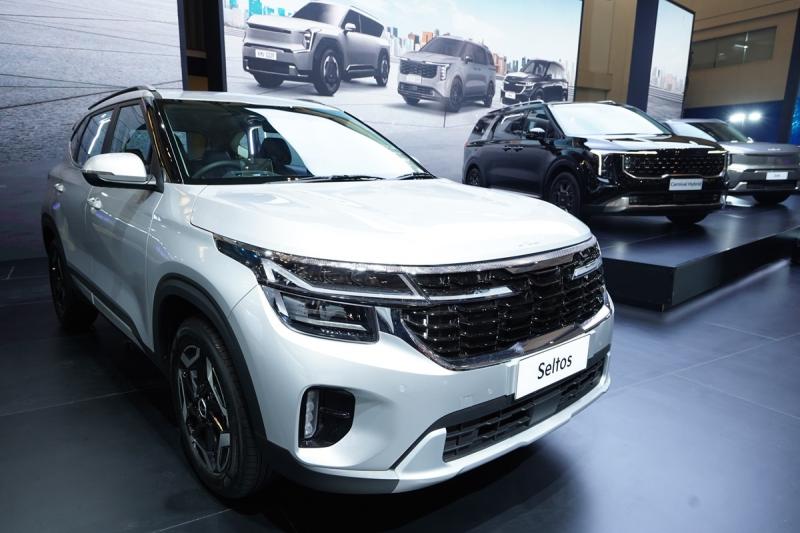 Kia Kejutkan GIIAS 2024 dengan 3 Model Terbaru, Luncurkan Carnival Hybrid, Varian Baru EV9 Earth, serta The New Kia Seltos 