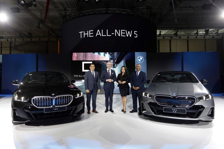 BMW All New 5 Series hadirkan sedan terbaru di GIIAS 2024