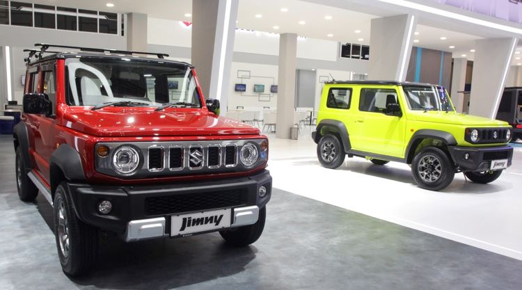 Booth Suzuki di GIIAS 2024 yang diisi oleh mobil petualangan Jimny