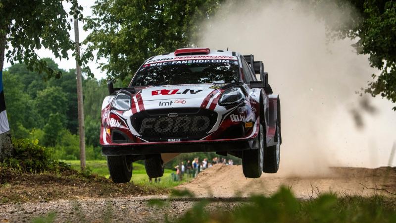 Local hero Latvia Martins Sesk (M-Sport Ford Puma), debutan yang bawa sensasi. (Foto: wrc)