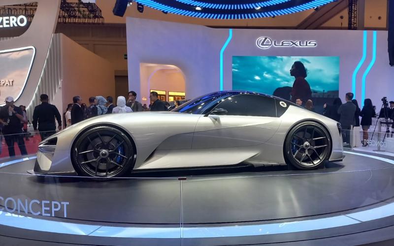 Berbagai Macam Mobil Mewah Dengan Teknologi Terkini Hadir dalam Pameran Otomotif GIIAS 2024