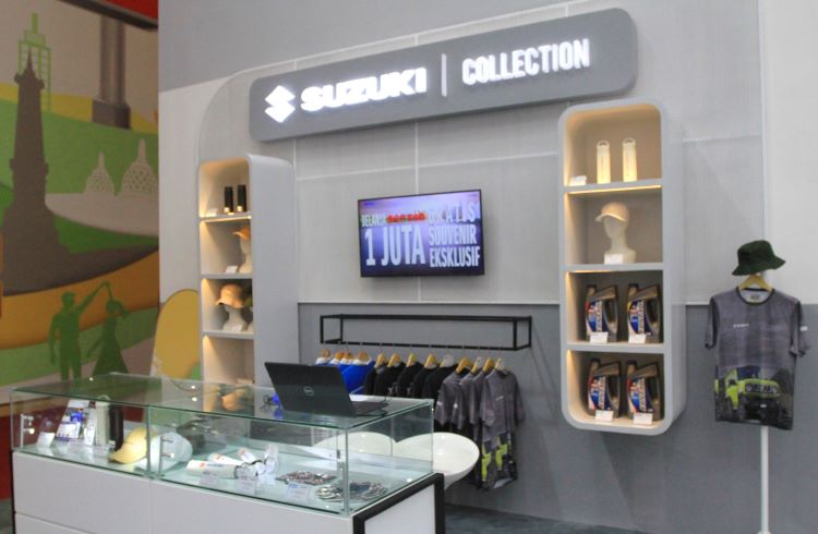 Alsesoris Suzuki yang ikut dijual di booth Suzuki
