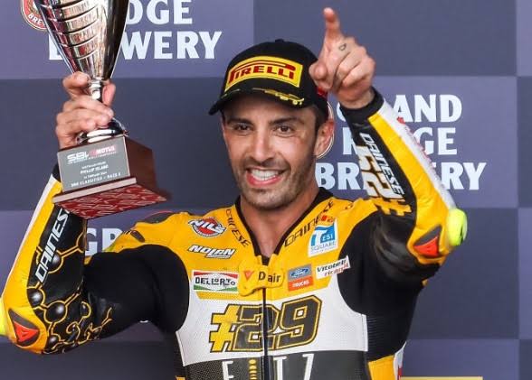 Andrea Iannone (Italia) mantan pembalap MotoGP yang sekarang main  di WSBK. (Foto: ist)