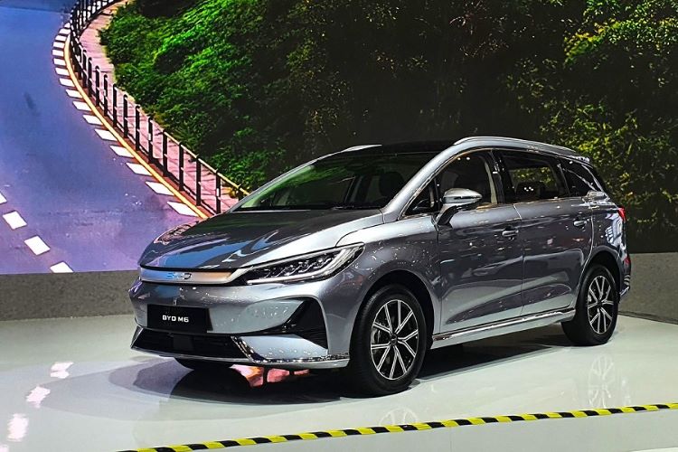 Tampilan menggoda dari MPV BYD M6 yang sangat elegan