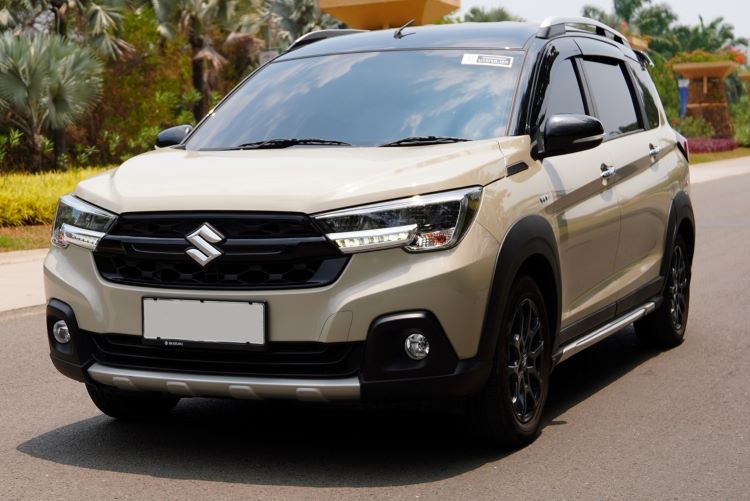 Tampilan Suzuki New XL7 Hybrid yang mencatat penjualan positif