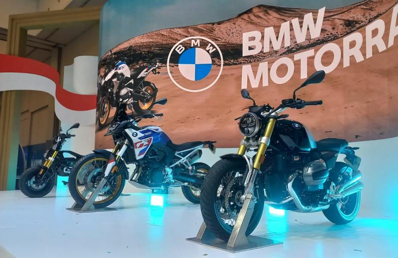BMW Motorrad Indonesia Meluncurkan 3 Produk Baru di BCA Expo 2024, yaitu BMW R 12 nineT, BMW CE 02, dan BMW F 900 GS.