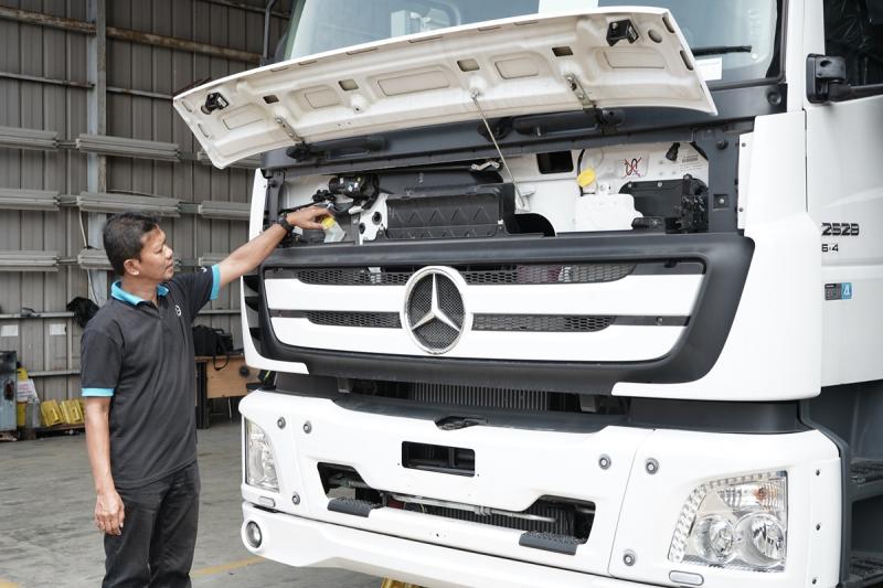 Tips Sebelum Mengendarai Truk Mercedes-Benz Axo