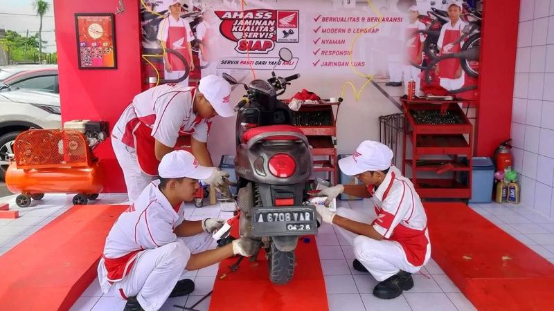 Bahaya dan Efek Berantai Penggunaan Oli Palsu pada Sepeda Motor