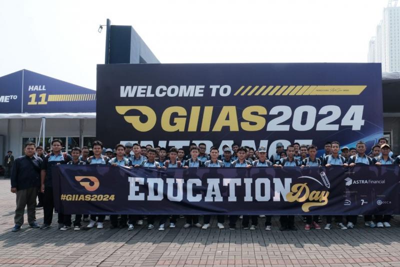 Edukasi Siswa dengan Perkenalkan Industri Otomotif di GIIAS 2024