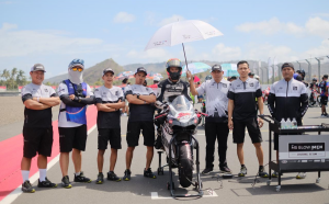 Dimas Ekky Pratama, Pembalap MS Glow Kelas National Supersport 600cc Kembali Naik Podium di Mandalika Racing Series Round 4