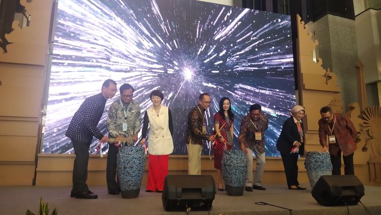 Seremonial pembukaan pameran Indonesia Energy & Engineering (IEE) Series 2024 di JI Expo Kemayoran