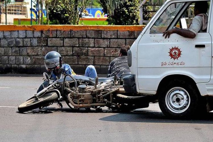 Kecelakan lalu lintas akibat masalah perilaku berkendara da pengereman yang tidak berkualitas