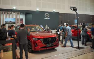 Mazda Cetak 58 SPK dengan Penjualan Mencapai Rp 41,4 Miliar dan Raih Penghargaan SUV Terbaik di GIIAS Surabaya 2024