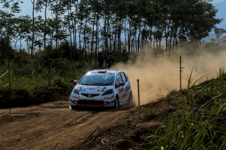 Pebalap Pertamax Turbo, Diva Zahra tampil mengesankan di balapan pamungkas Kejurnas Sprint Rally 2024 di Malang