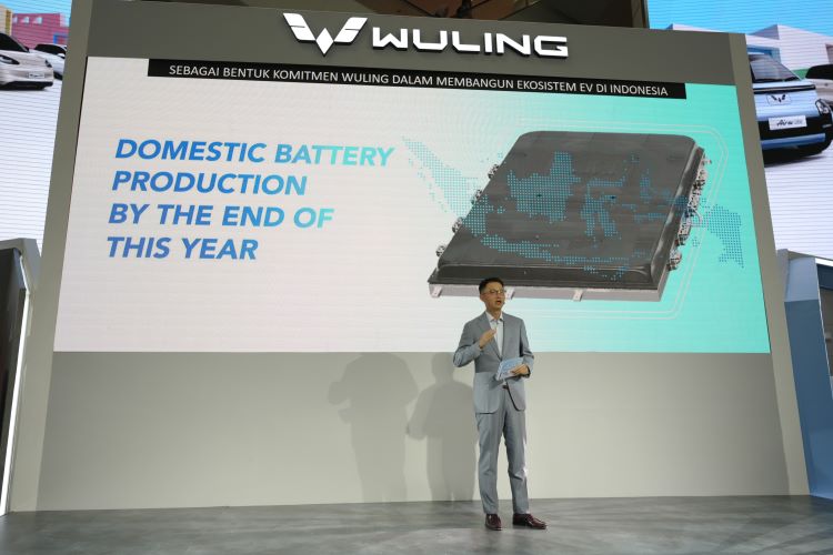 Marketing Operation Director Wuling Motors, Liu Yan dalam konfrensi pers