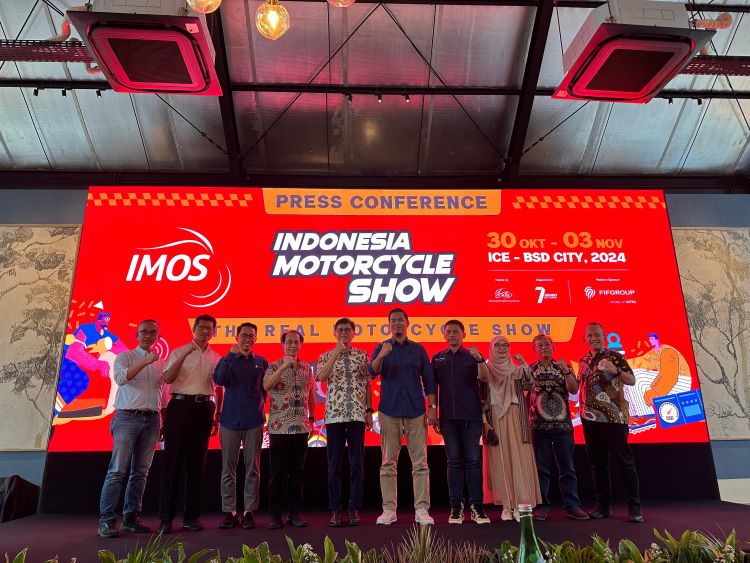 Petinggi AISI, Seven Event dan perwakilan peserta yang terlibat dalam pameran IMOS 2024 dalam konfrensi persi di Jakarta, Kamis (3/10)