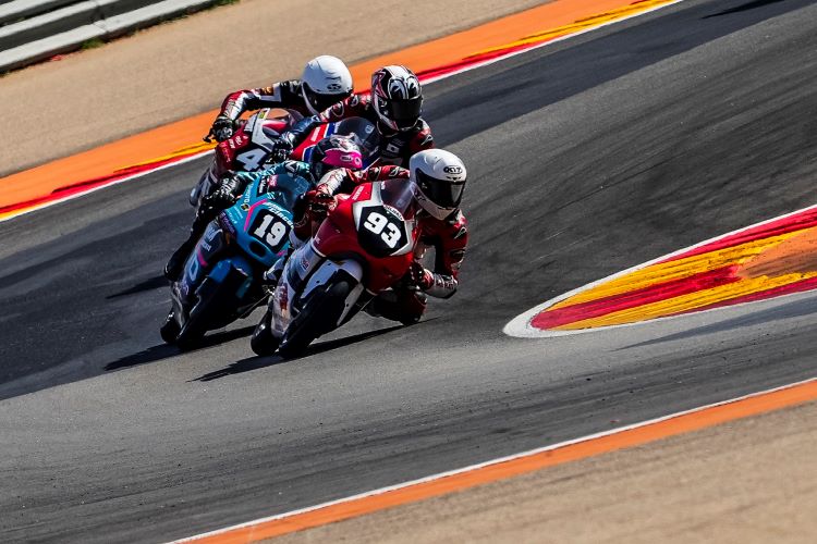  Pebalap Astra Honda Racing Team Fadillah Arbi Aditama beraksi di balapan MotorLand Aragon, Spanyol