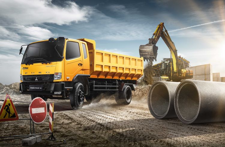 Tampilan truk Tangguh Fuso Fighter X FM 65 FS