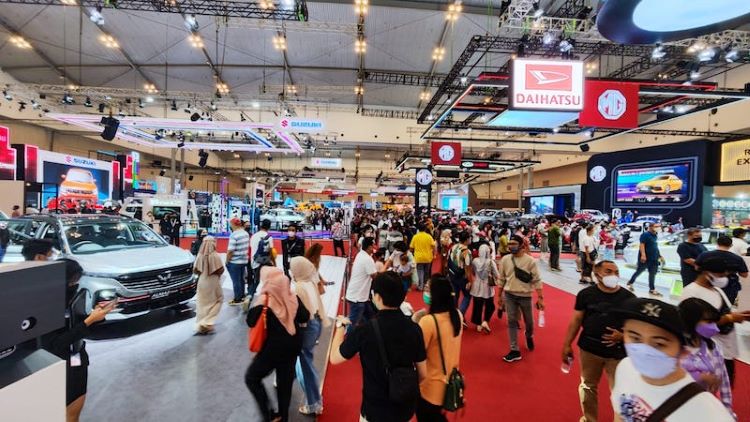 Ramai pameran GIIAS Semarang yang diliputi antusias masyarakat