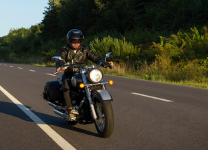 Rahasia Berkendara Motor Nyaman dan Aman: 5 Posisi Tubuh yang Wajib Kamu Tahu