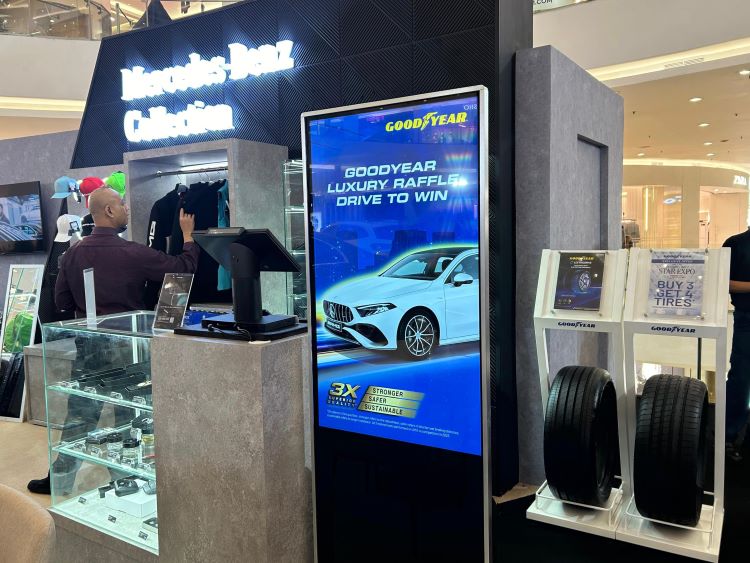 Tampilan ban khusus yang dibuat Goodyear untuk mobil luxury Mercedes-Benz