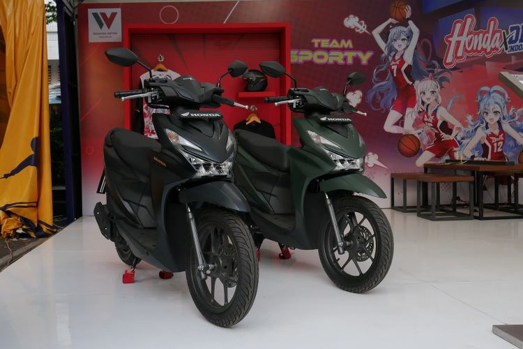 Dua skutik Honda yang mendukung gaya hidup anak muda yang didisplay di ajang Honda DBL South Jakarta Region