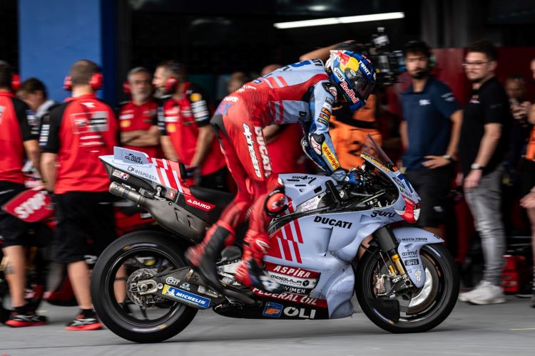 Marc Marquez melakukan aksi dengan tunggangannya di seri MotoGP Thailand