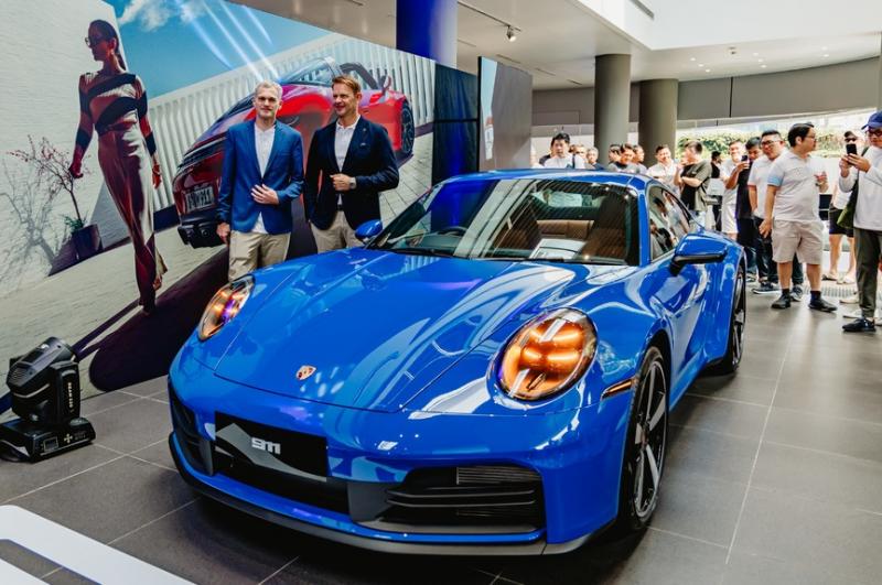 Porsche Indonesia Luncurkan 911 Carrera Terbaru - Porsche