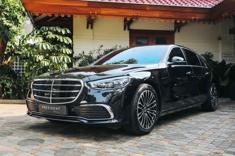 Mercedes-Benz Memperkenalkan S450 President Edition di Rumah BJ Habibie