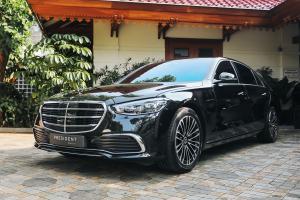 Rayakan Pelantikan Presiden RI ke-8, Mercedes-Benz Memperkenalkan S450 President Edition di Rumah BJ Habibie