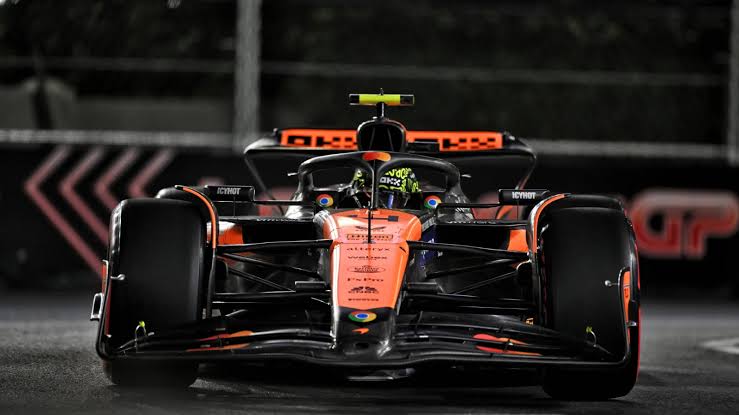 Tugas berat menanti Lando Norris (McLaren) di Las Vegas, tapi tak mustahil terjadi. (Foto: motorsportweek)