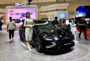 Kunjungi Pameran GJAW Setelah Coblos di Pilkada, Dapat Banyak Promo!